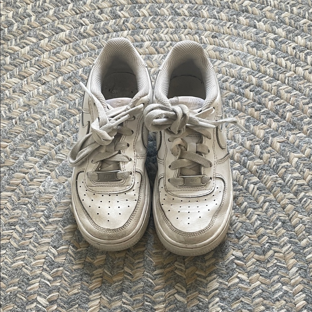 Kids Nike Air Force 1 LE - Size 2
